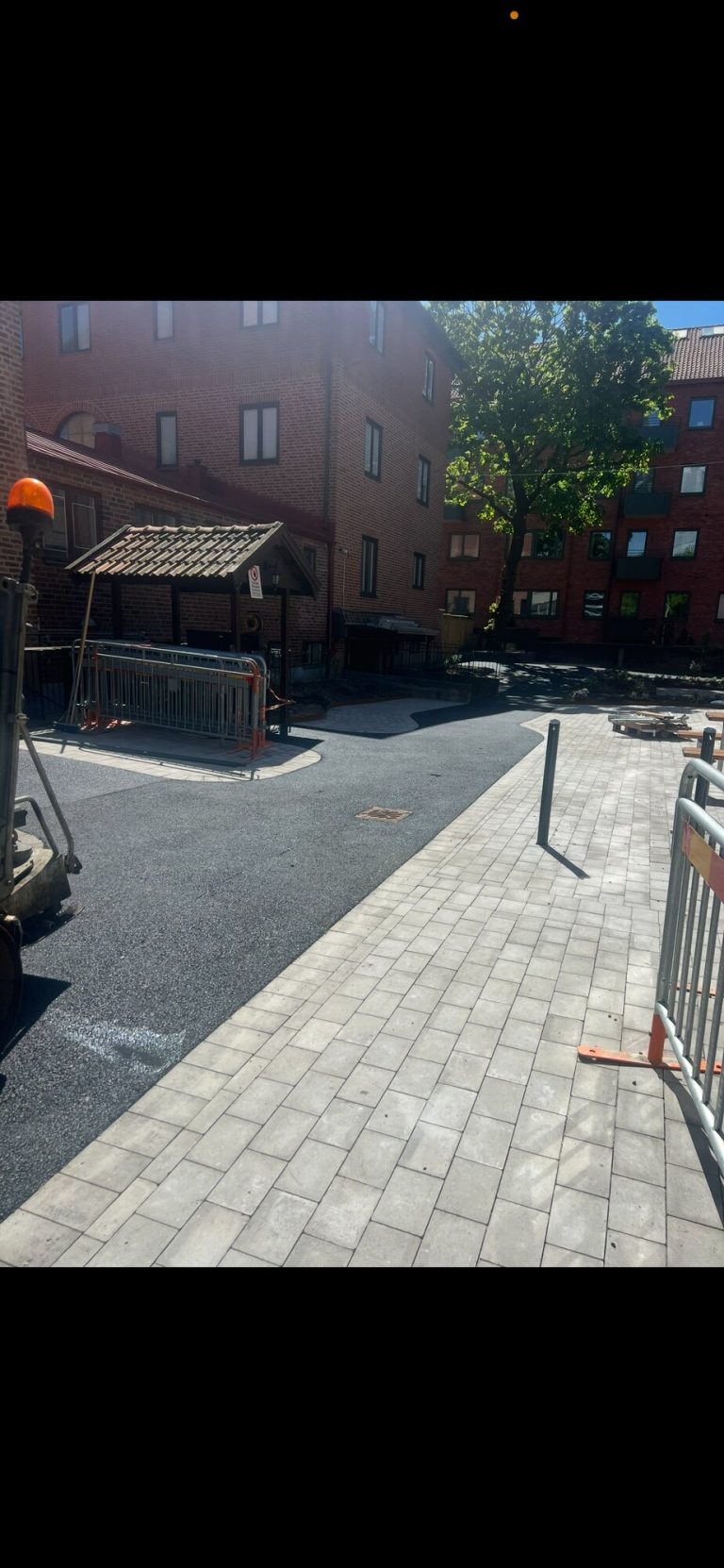 Asfalterad parkering för bostadsrättsförening